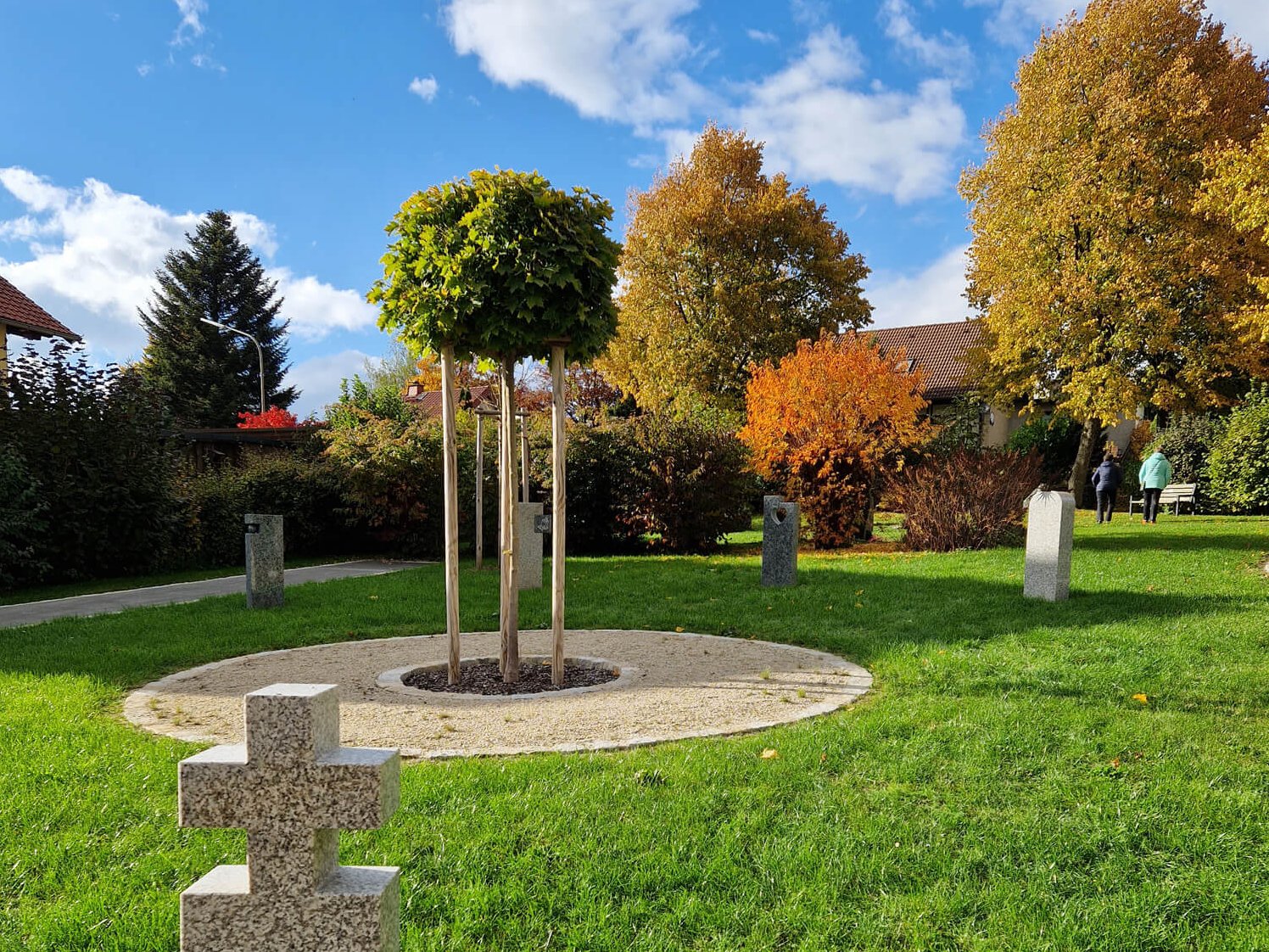 Im neuen "Rondell" können Särge und Urnen ohne Pflanzaufwand beigesetzt werden.